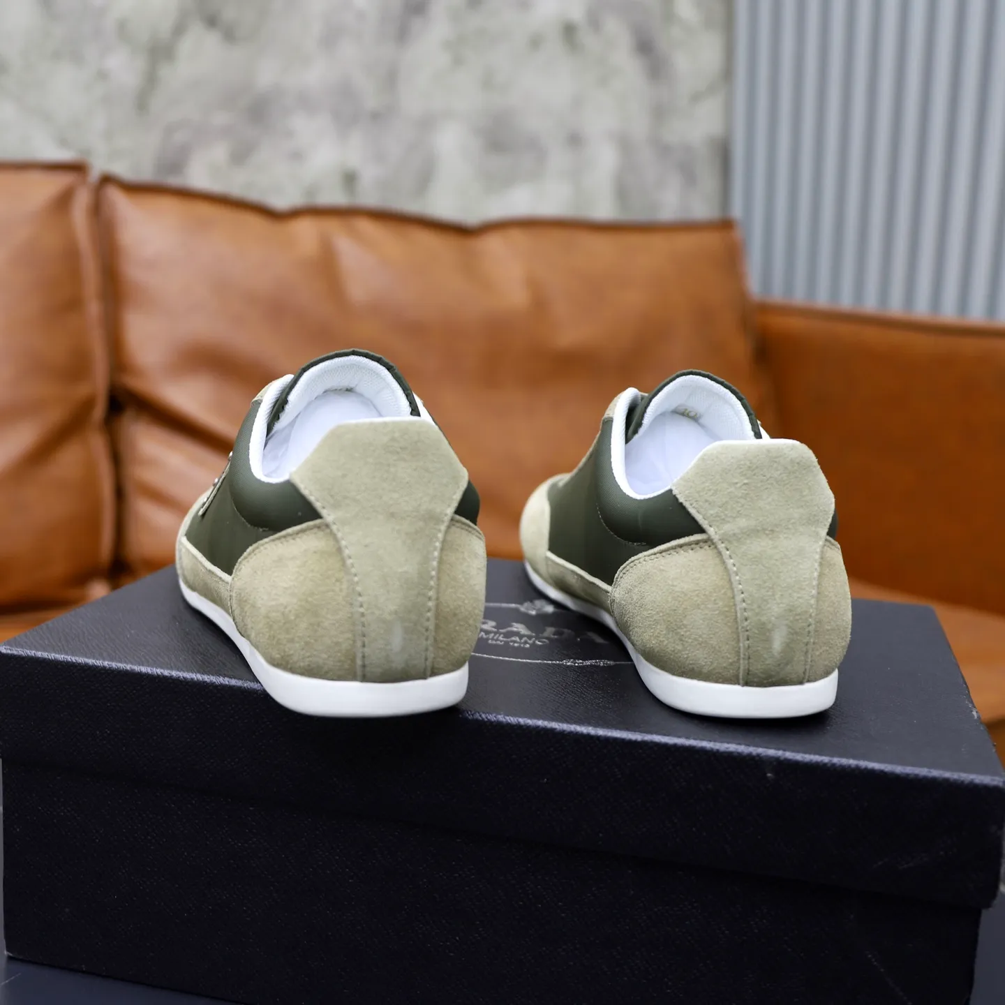Men's shoes: 440💰🙅‍♂️🙅‍♂️🙅‍♂️ Brand: PRADA Standard code: 38–44 (45 can be customized) Level: Same as the official website Material: Original fabric Comfortable and breathable lining Lightweight and wear-resistant outsole Style category: Men's fashionable casual shoes and boots Running sneakers Distinguished luxury brand elements Top luxury Color: actual picture color